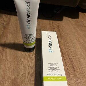 Mary Kay Clearproof Cleansing Gel with Green Accents